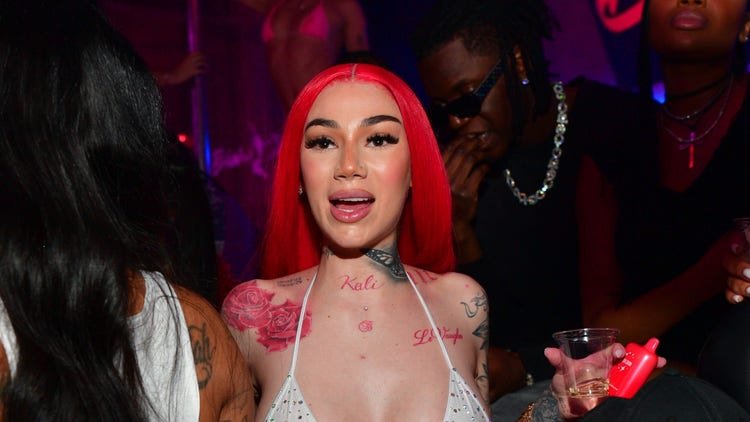 bhad-bhabie’s-dad-calls-her-“excellent”-lyrics-about-him-“a-full-lie,”-denies-being-a-“deadbeat”
